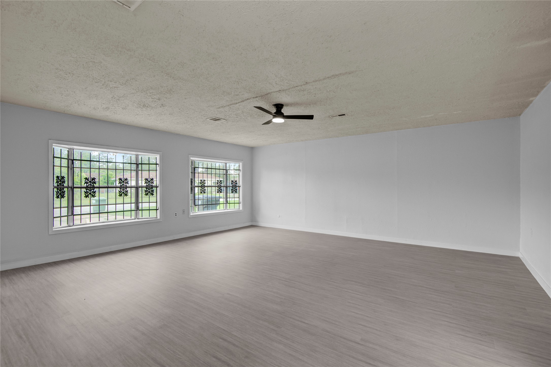 7329 Gleason Road Houston, TX 77016 - Photo 6 of 25