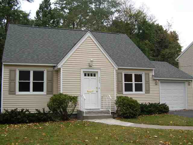 305 Nimitz Road Schenectady, NY 12304 - Photo 2 of 10 Photo 2