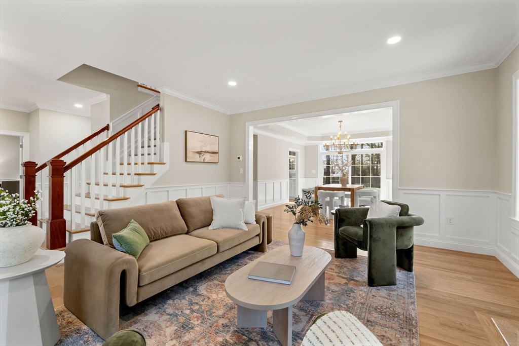 18 Robinson Road Lexington, MA 02420 - Photo 5 of 32 Gallery Image 5