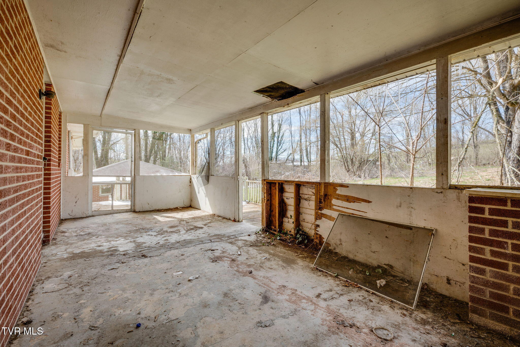 36181 Plum Creek Road Glade Spring, VA 24340 - Photo 23 of 31 037