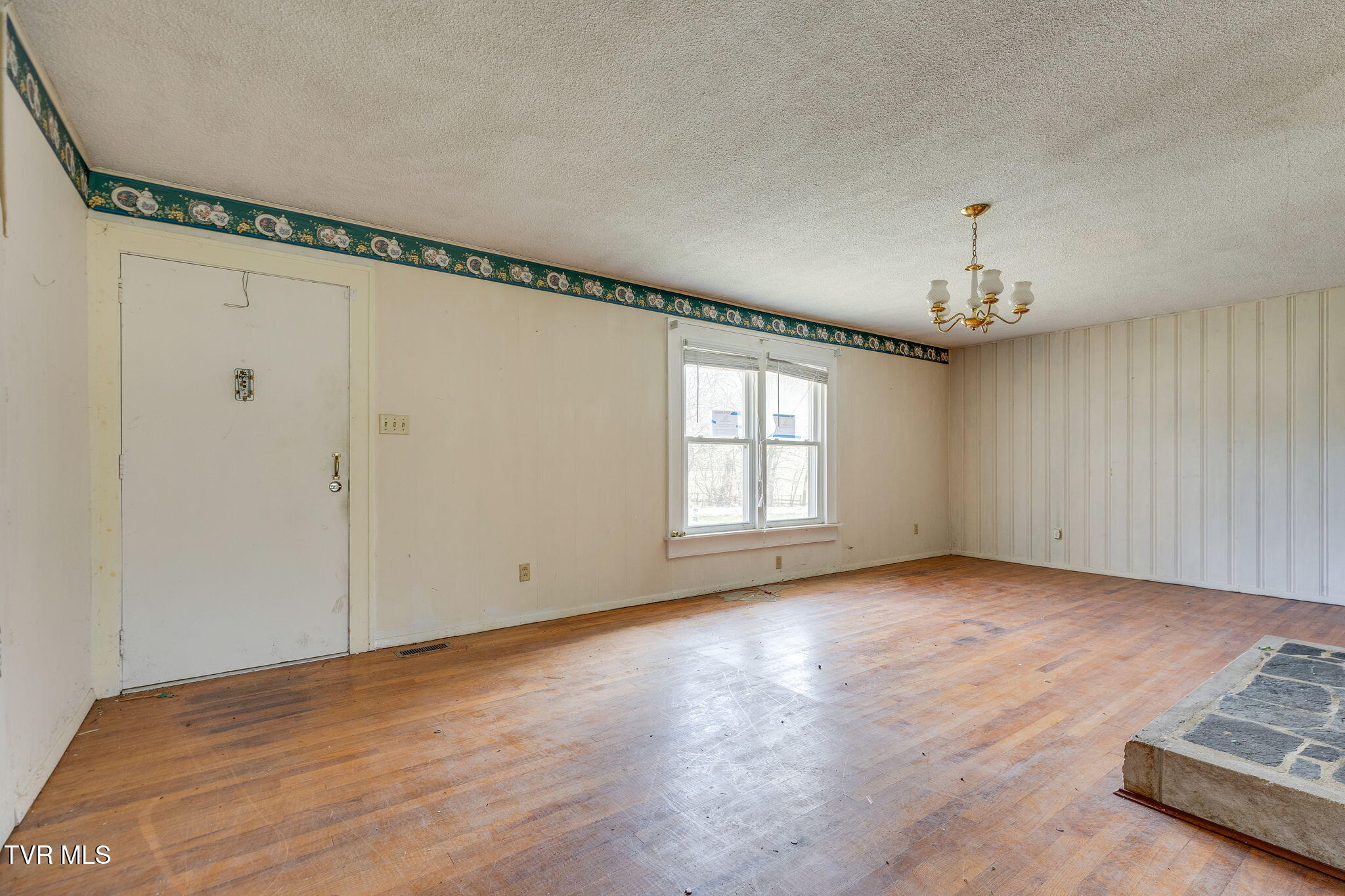 36181 Plum Creek Road Glade Spring, VA 24340 - Photo 4 of 31 005