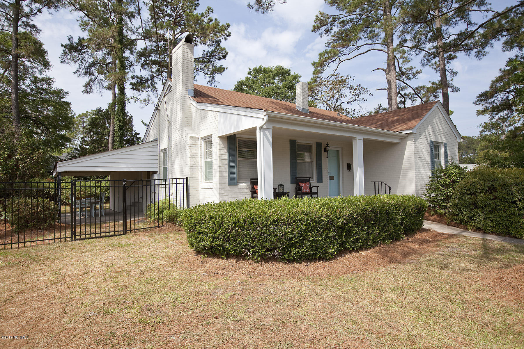 2204 Camellia Drive Wilmington, NC 28403 - Photo 2 of 32 camellia 2004 1f caroline_8547