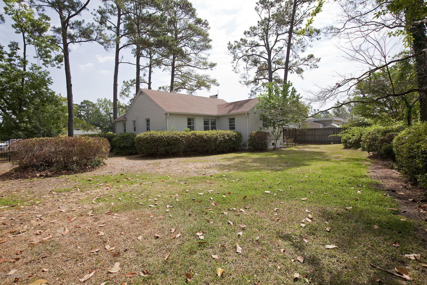 2204 Camellia Drive Wilmington, NC 28403 - Photo 29 of 32 camellia 2004 11back caroline_8564