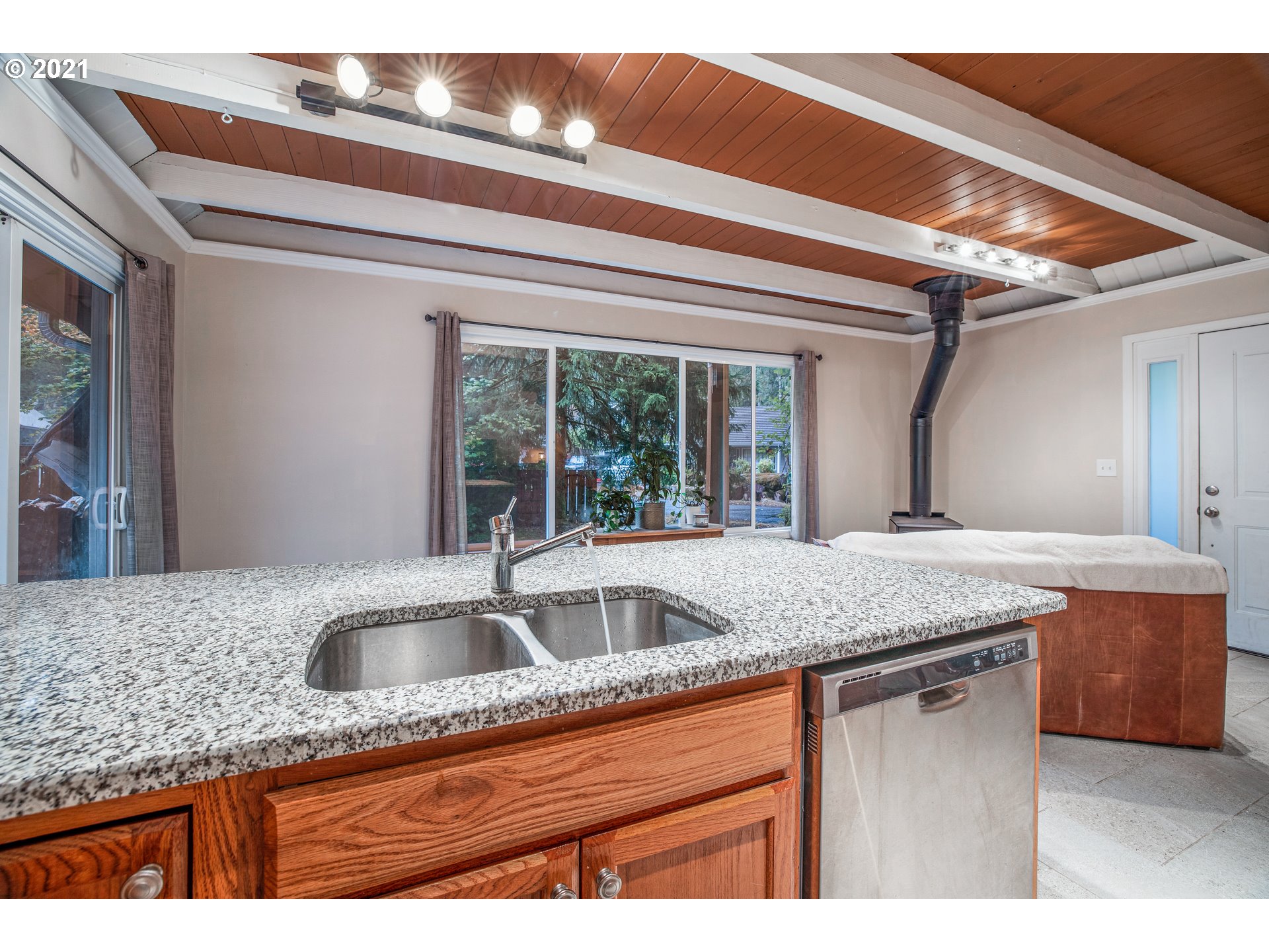 65211 East Alpine Way Rhododendron, OR 97049 - Photo 5 of 32 Kitchen