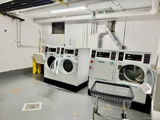 $305,000 | 1 Terrace Circle, Unit 3H, Great Neck, NY 11021