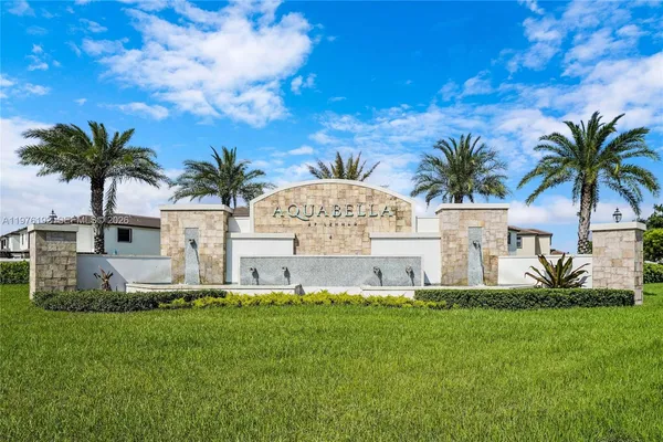 $488,000 | 10589 West 33rd Lane, Hialeah, FL 33018