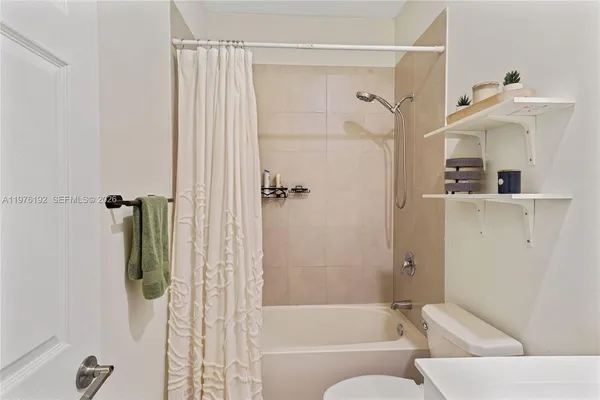 $485,000 | 10589 West 33rd Lane, Hialeah, FL 33018