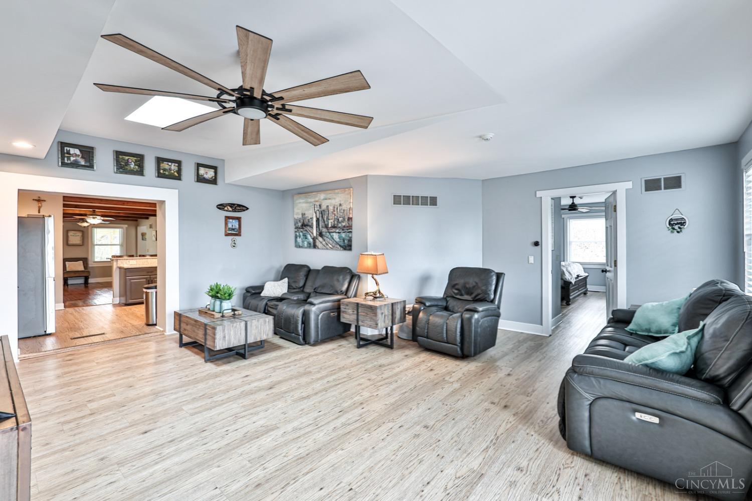 5072 Springdale Road Cincinnati, OH 45251 - Photo 21 of 56