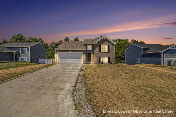 $3,200 | 4061 Tributary Drive, Rockford, MI 49341