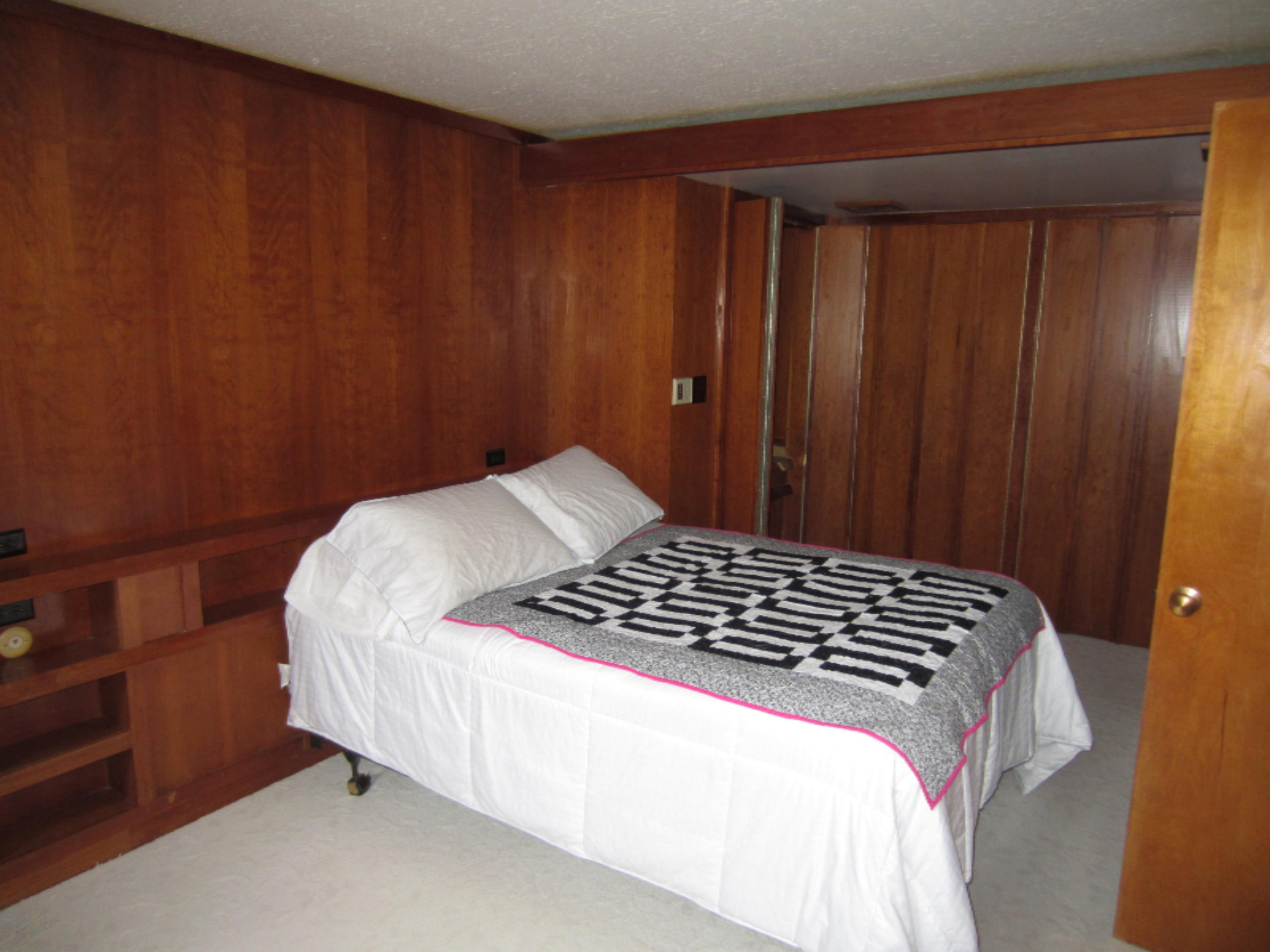 32 West Minges Road Battle Creek, MI 49015 - Photo 26 of 65 Master Bedroom1
