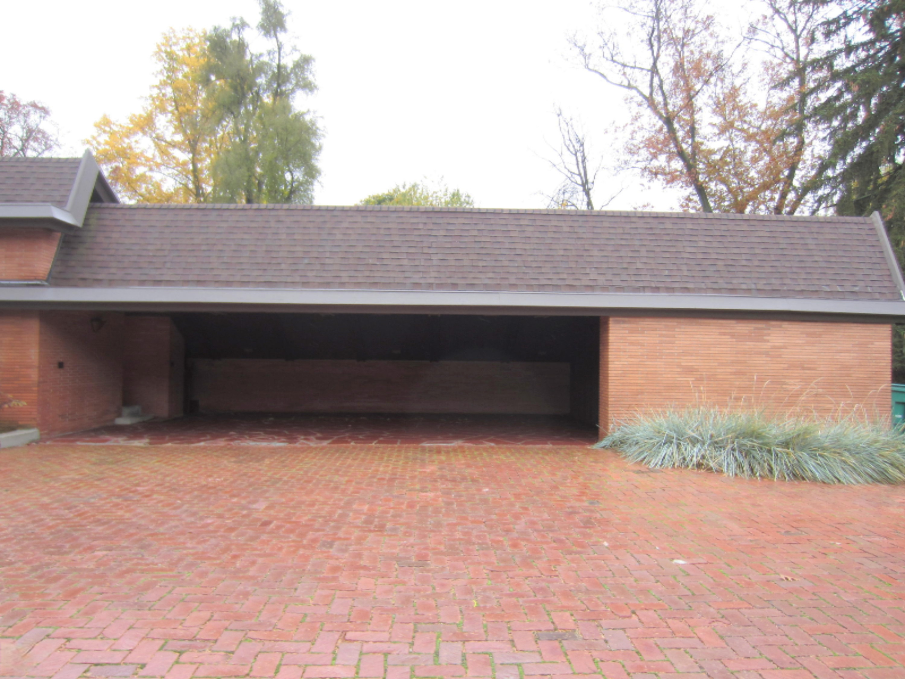 32 West Minges Road Battle Creek, MI 49015 - Photo 7 of 65 Garage1