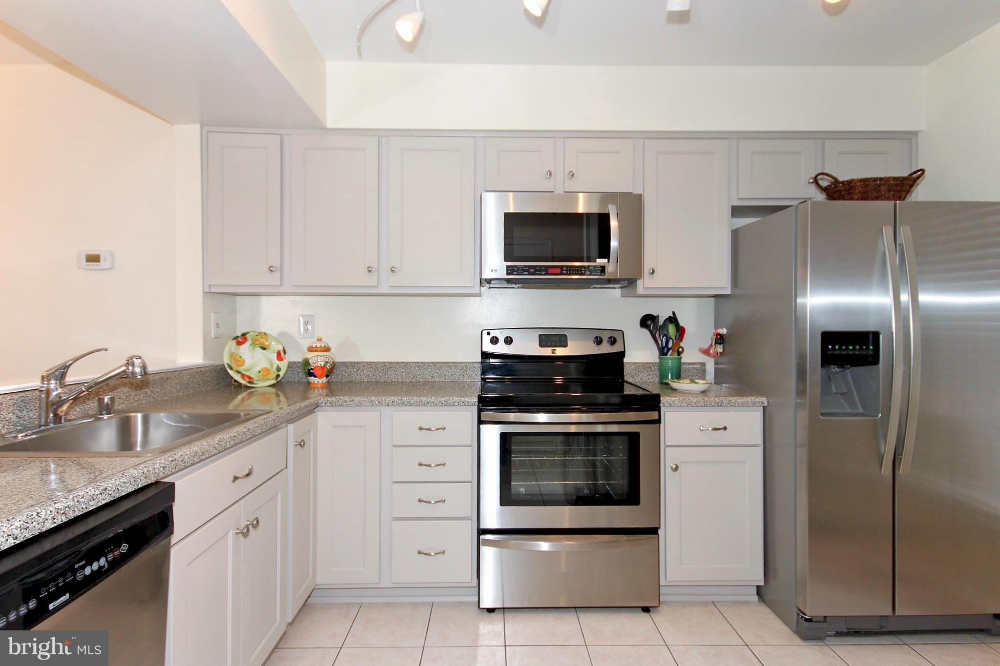 2004 Derby Ridge Lane, Unit 410 Silver Spring, MD 20910 - Photo 7 of 22 Kitchen