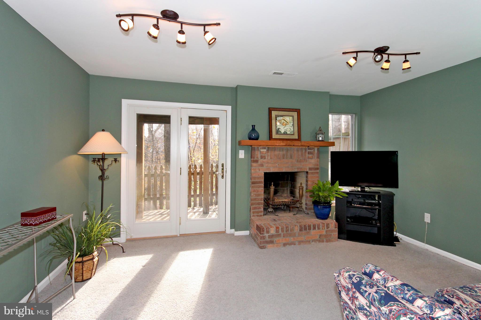 2004 Derby Ridge Lane, Unit 410 Silver Spring, MD 20910 - Photo 9 of 22 Family Room