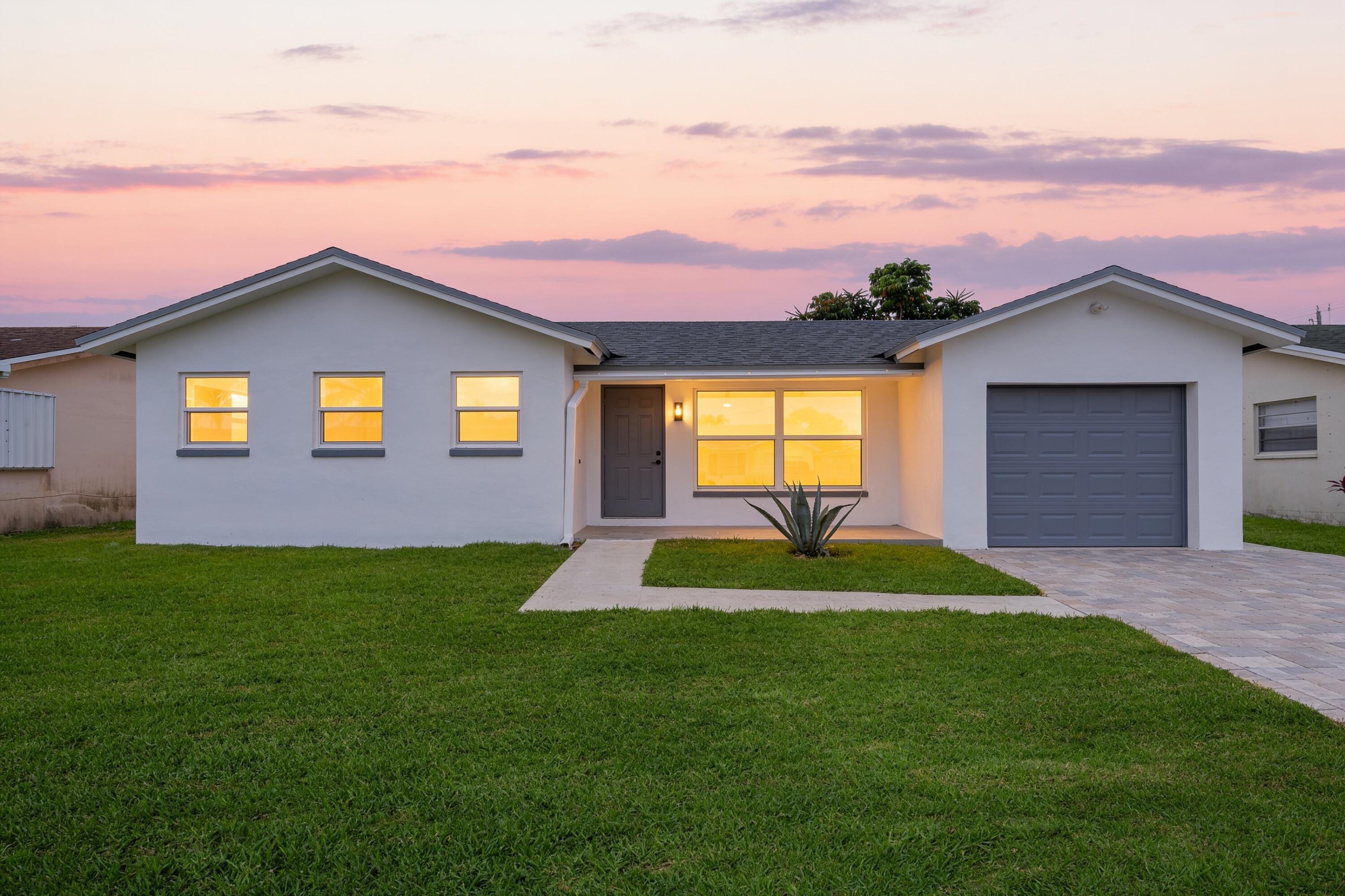 22171 Southwest 62nd Avenue Boca Raton, FL 33428 - Photo 22 of 41 Twlight