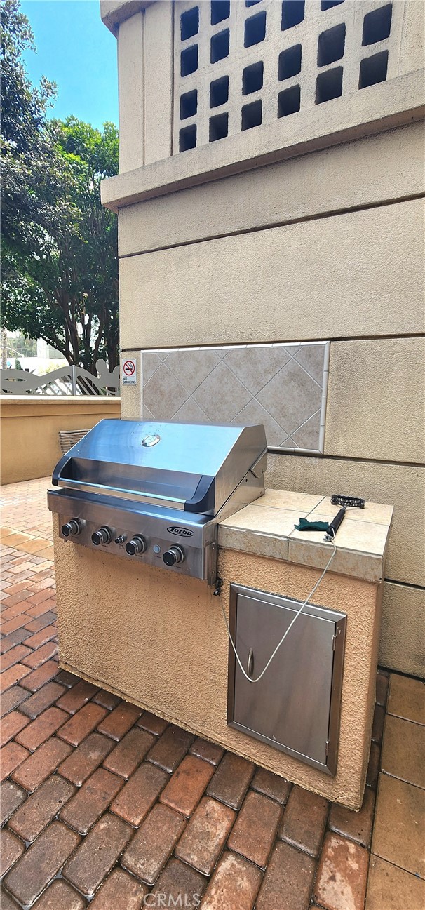 388 East Ocean Boulevard, Unit 206 Long Beach, CA 90802 - Photo 27 of 43 a close view of washer and dryer