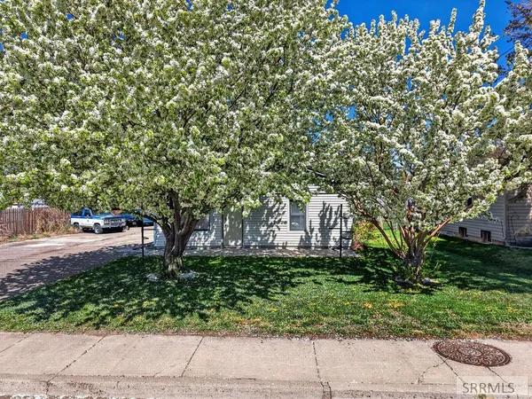 $304,900 | 640 East Cedar Street, Pocatello, ID 83201
