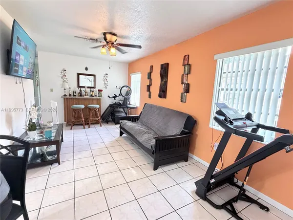 $2,500 | 954 Northwest 14th Street, Florida City, FL 33034