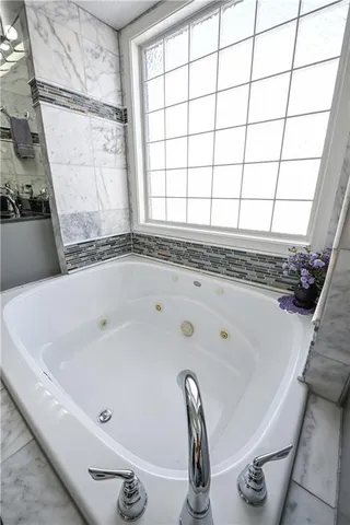 $525,000 | 5118 Pelican Point, Lee's Summit, MO 64082