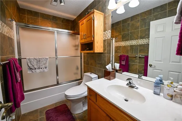 $525,000 | 5118 Pelican Point, Lee's Summit, MO 64082