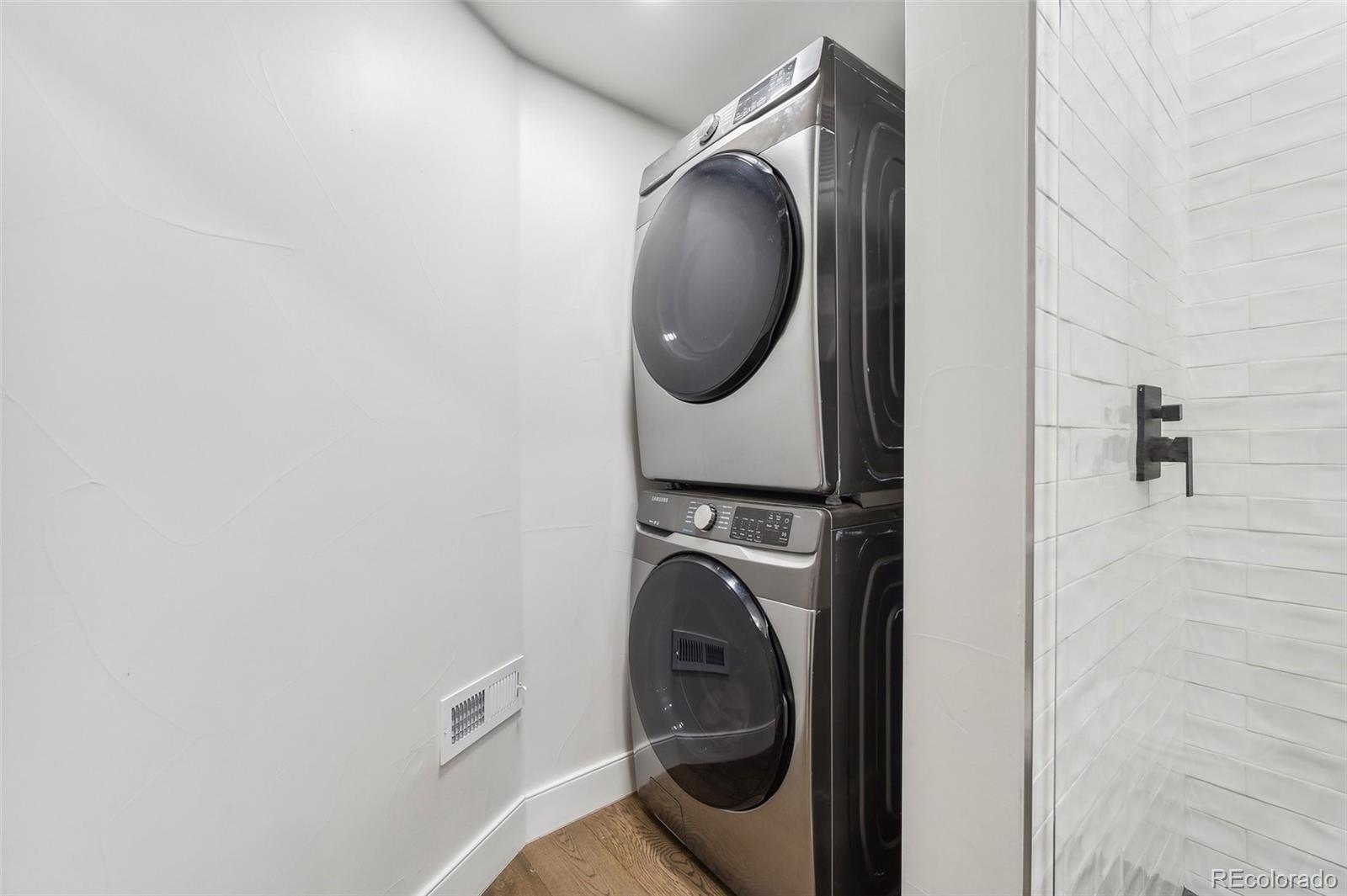 1323 Kalamath Street Denver, CO 80204 - Photo 19 of 40 a utility room with dryer and washer