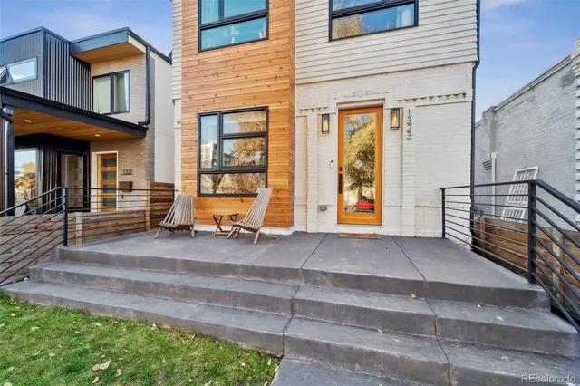 a view of an entrance of the building