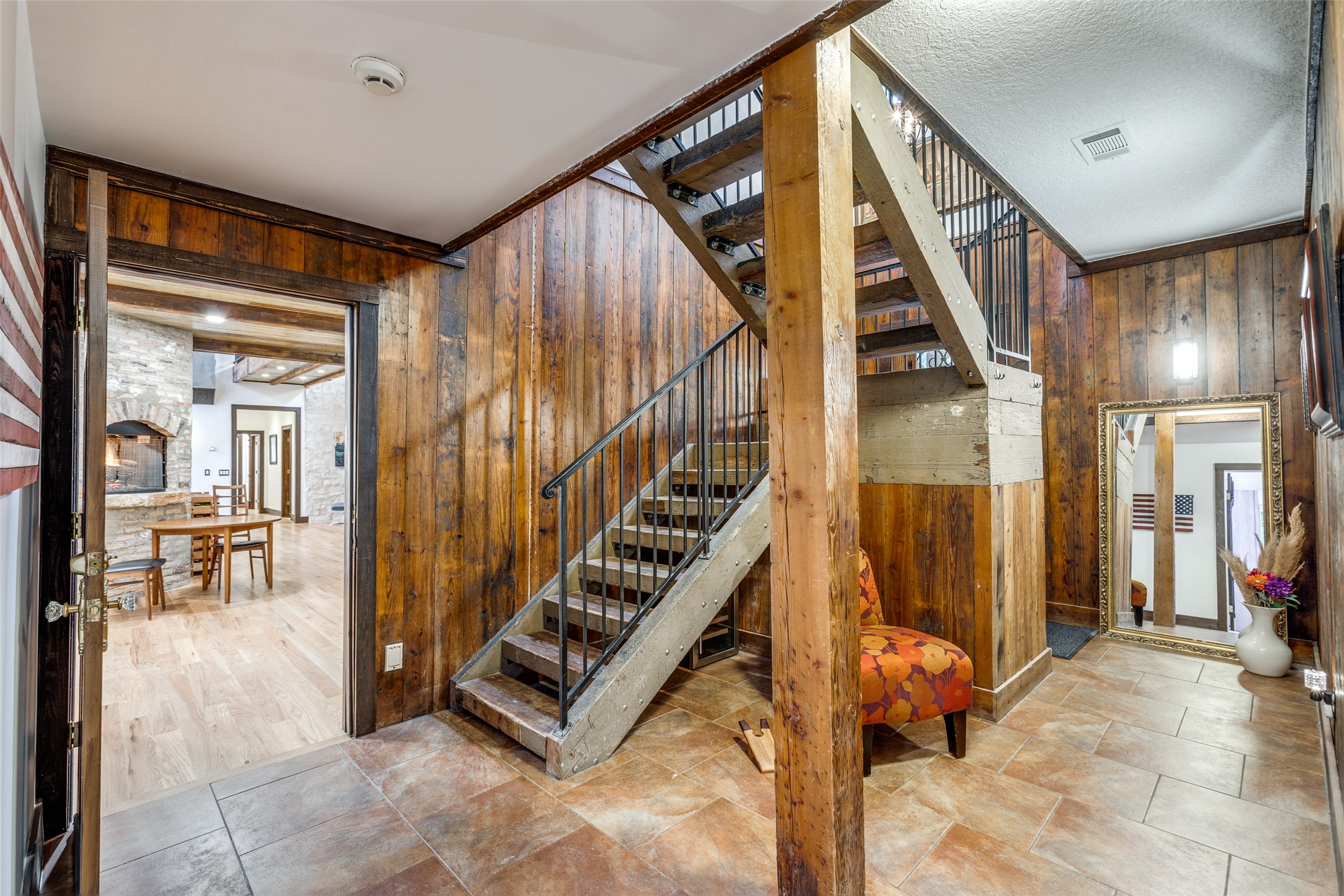 608 Innwood Drive Georgetown, TX 78628 - Photo 24 of 40 Garage and private apartment entrance and stairs