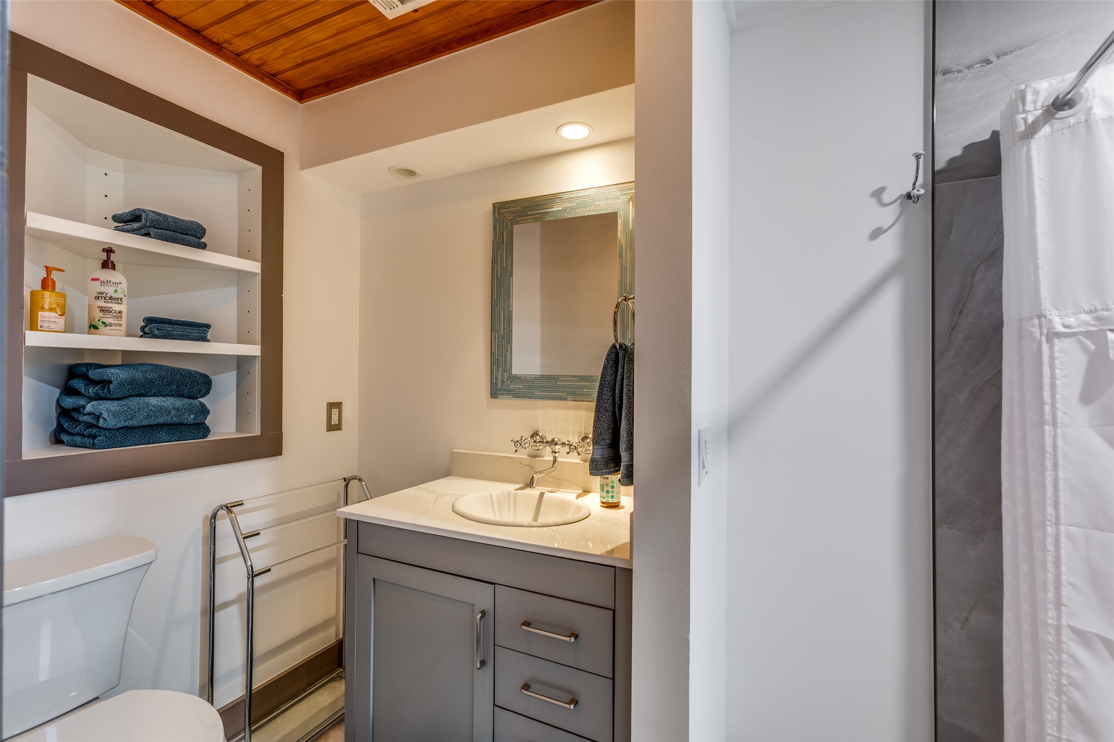 608 Innwood Drive Georgetown, TX 78628 - Photo 29 of 40 Upstairs Guest bathroom with sizeable walk-in shower