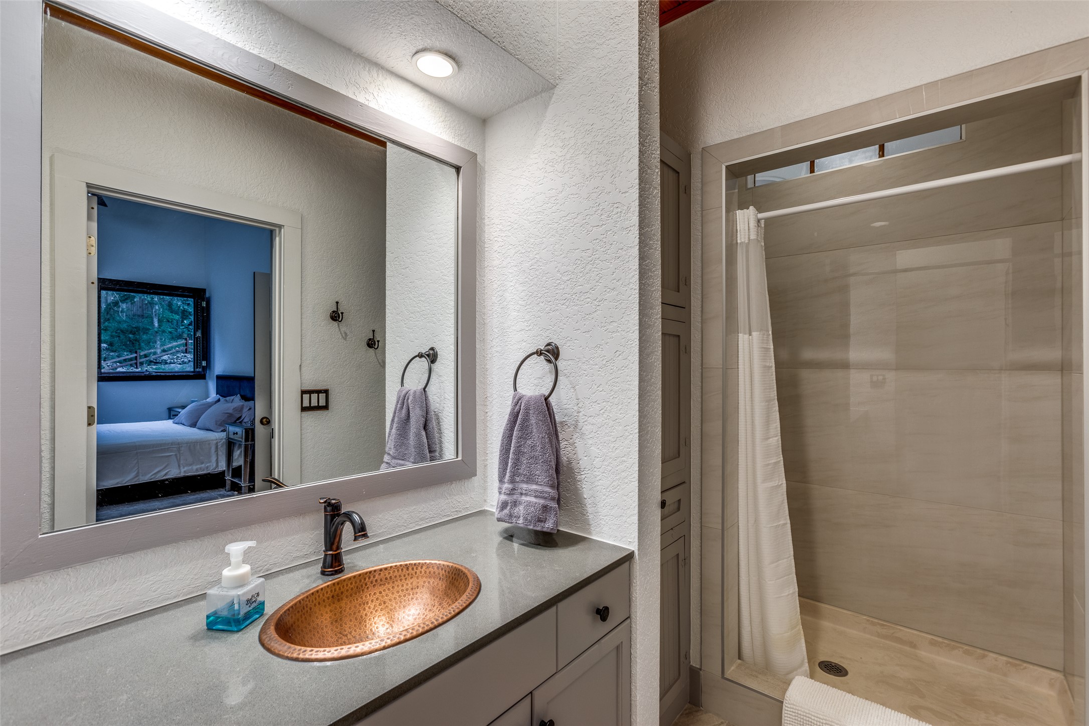 608 Innwood Drive Georgetown, TX 78628 - Photo 35 of 40 Remodeled upstairs bathroom #2