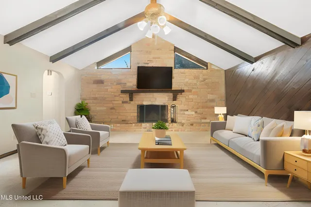 $2,400 | 4409 Shadow Wood Circle, Pascagoula, MS 39581