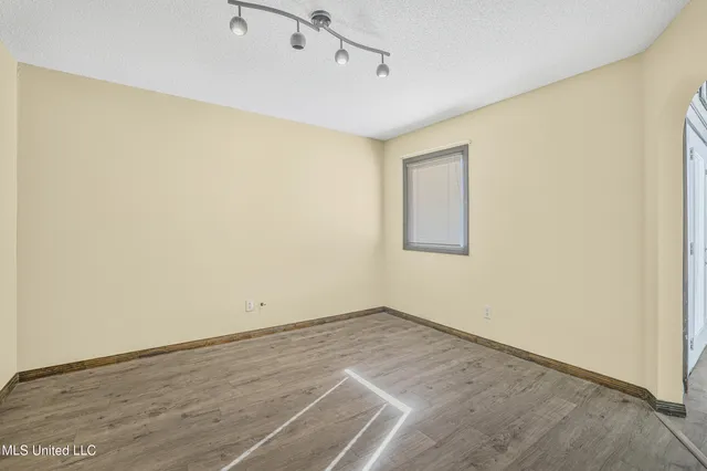 $2,400 | 4409 Shadow Wood Circle, Pascagoula, MS 39581