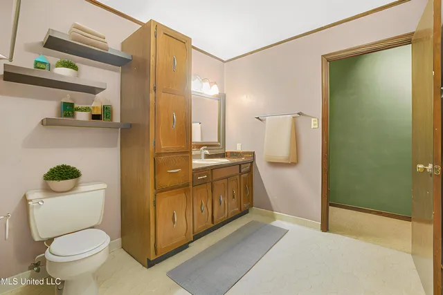 $2,400 | 4409 Shadow Wood Circle, Pascagoula, MS 39581