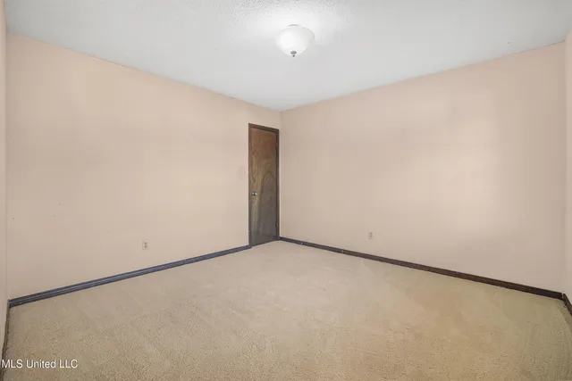 $2,400 | 4409 Shadow Wood Circle, Pascagoula, MS 39581