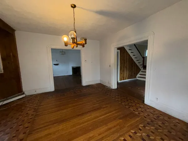 $899,000 | 31 Rosedale Street, Boston, MA 02124