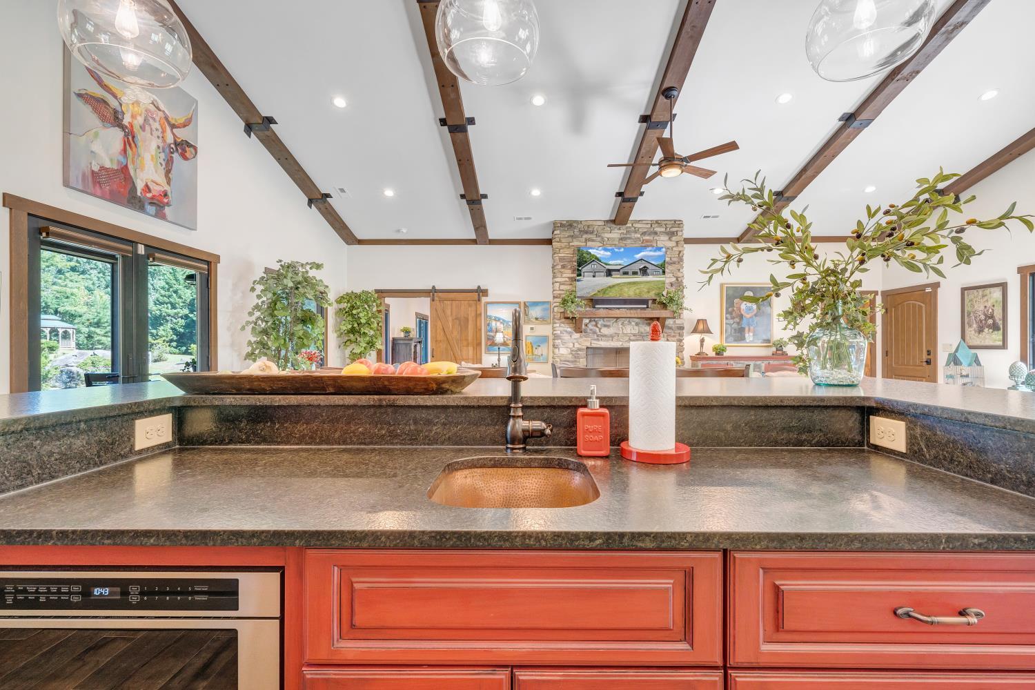 4344 Smith Mountain Road Penhook, VA 24137 - Photo 21 of 100 Center island