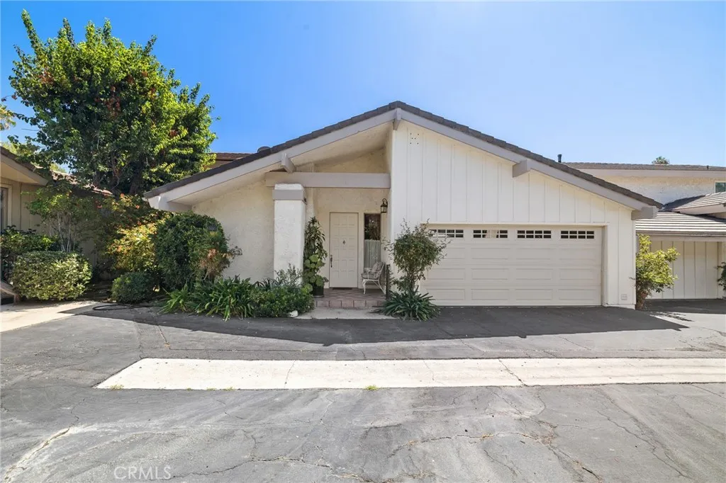 1406 Valley View Road Glendale, CA 91202 - Photo 1 of 24 Gallery Image 1
