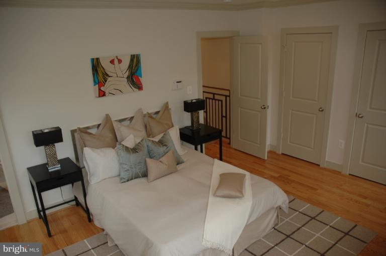 Bedroom (Master)