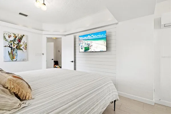 $10,000 | Undisclosed Address, Sarasota, FL 34237