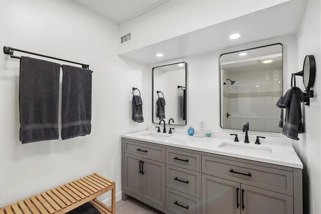 $10,000 | Undisclosed Address, Sarasota, FL 34237