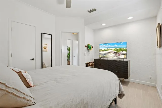 $10,000 | Undisclosed Address, Sarasota, FL 34237