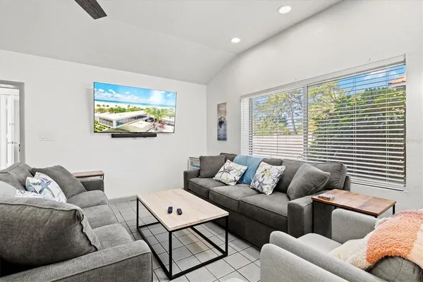 $10,000 | Undisclosed Address, Sarasota, FL 34237