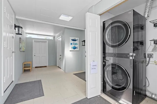 $10,000 | Undisclosed Address, Sarasota, FL 34237