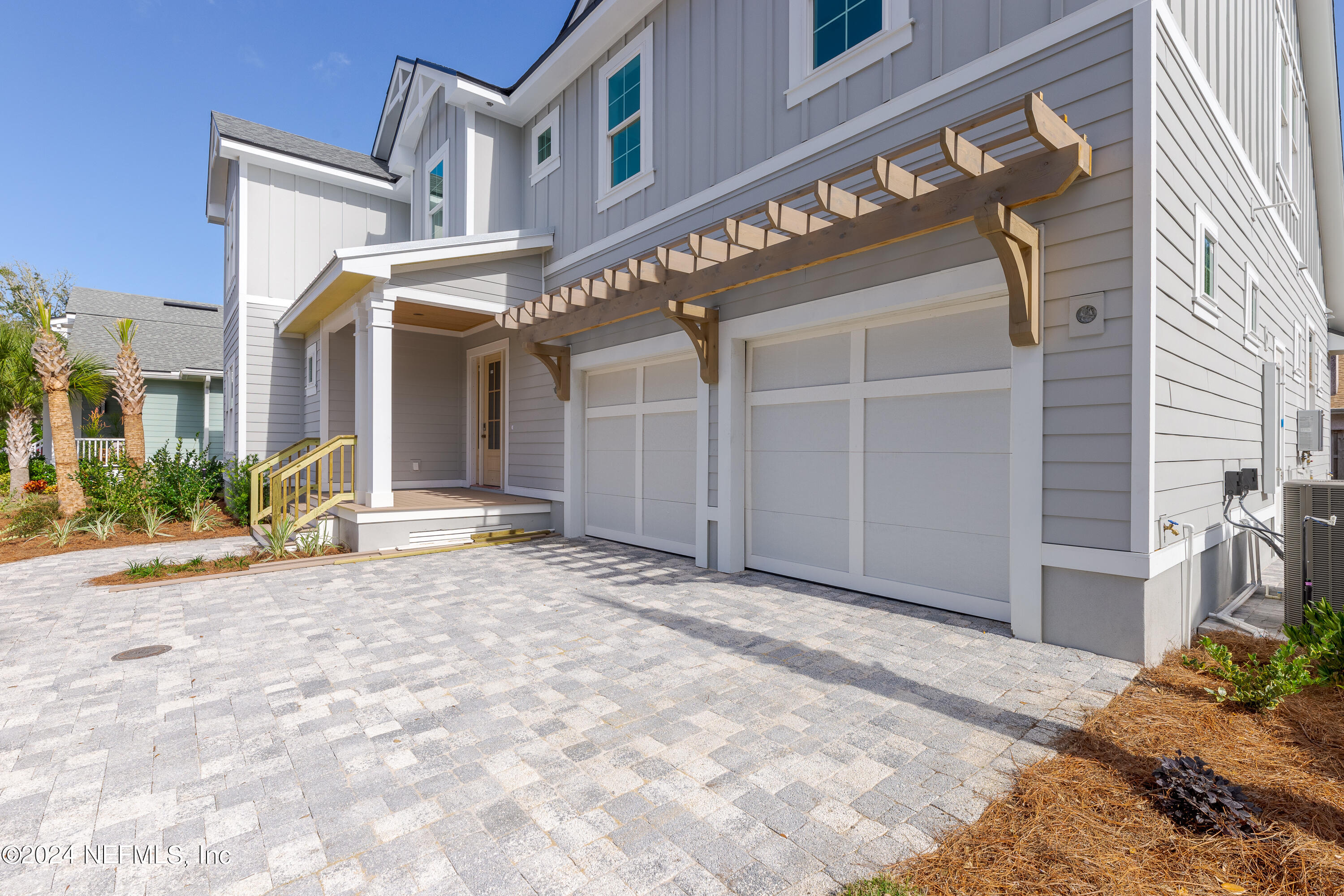 372 Ridgeway Road St. Augustine, FL 32080 - Photo 9 of 38 a view of a building with entryway