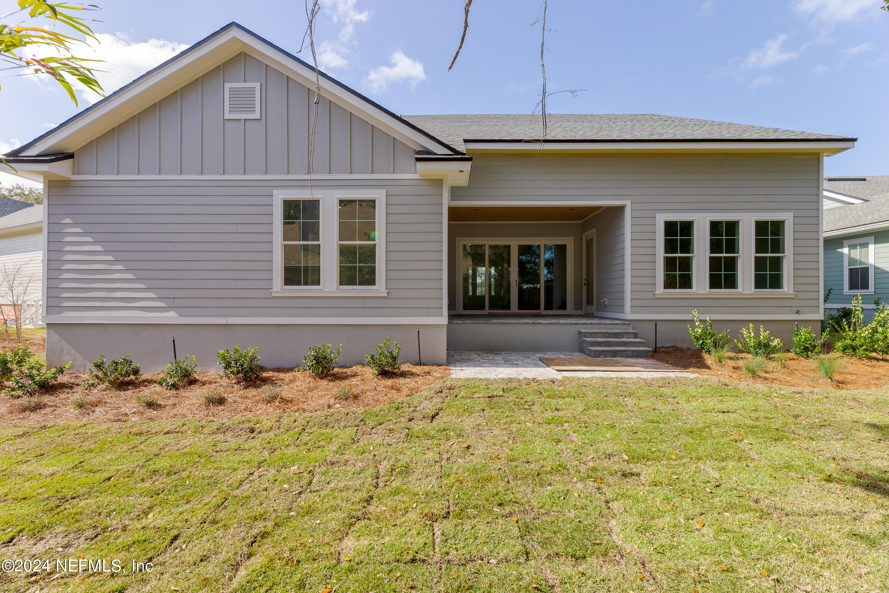 372 Ridgeway Road St. Augustine, FL 32080 - Photo 10 of 38 a front view of a house