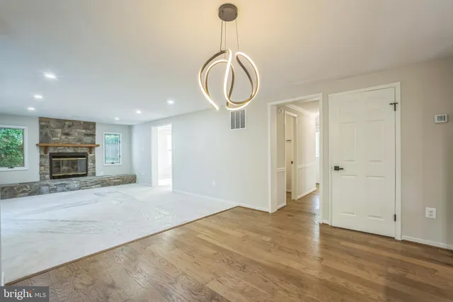 $870,000 | 13644 Shreve Street, Centreville, VA 20120