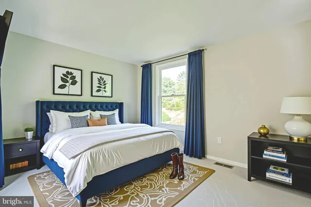 $870,000 | 13644 Shreve Street, Centreville, VA 20120