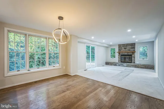 $870,000 | 13644 Shreve Street, Centreville, VA 20120