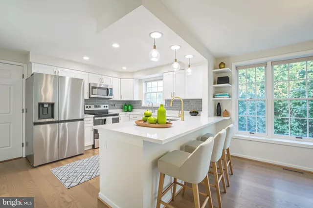 $870,000 | 13644 Shreve Street, Centreville, VA 20120