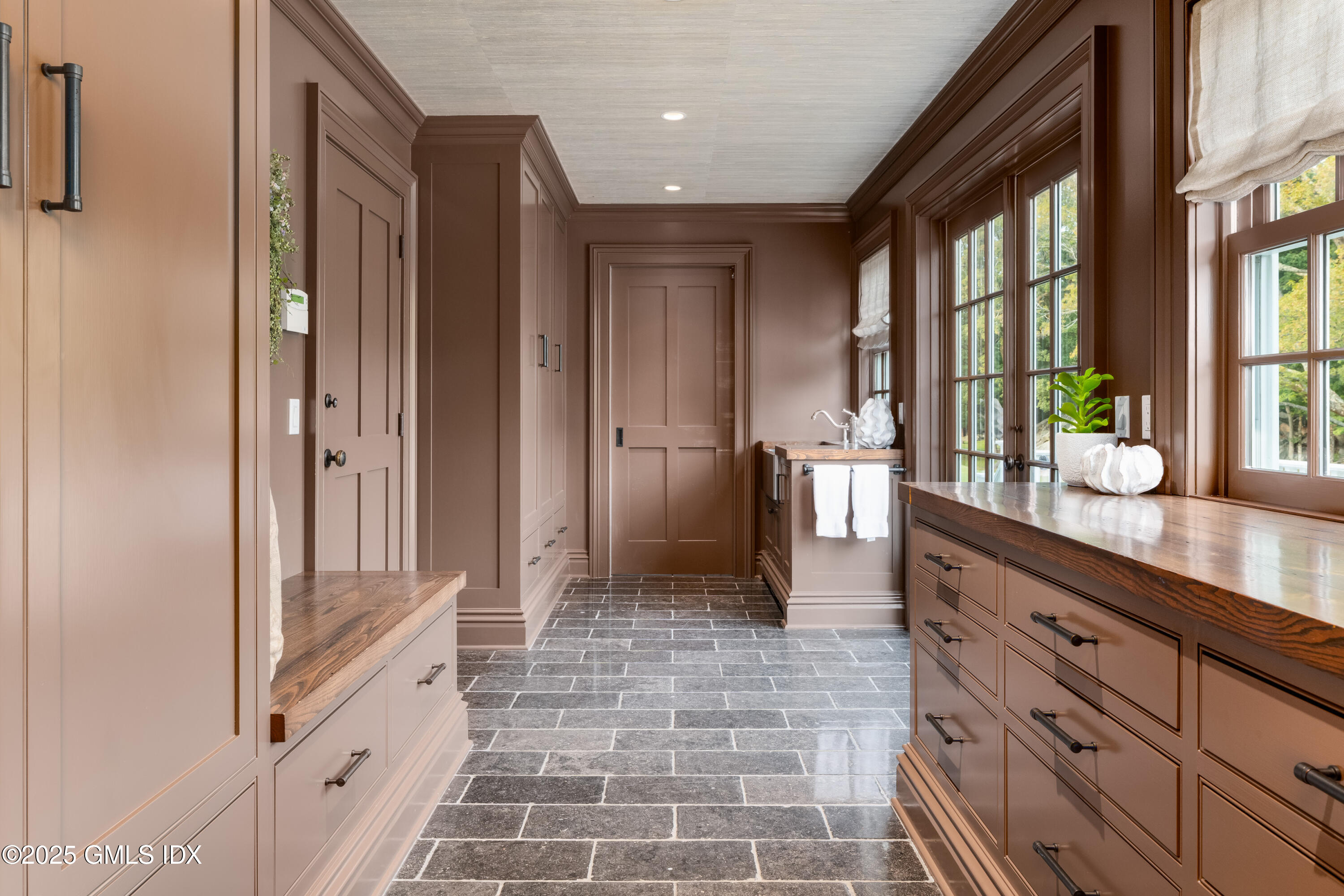 411 Stanwich Road Greenwich, CT 06830 - Photo 27 of 36 Mudroom Off 2 Car Garage