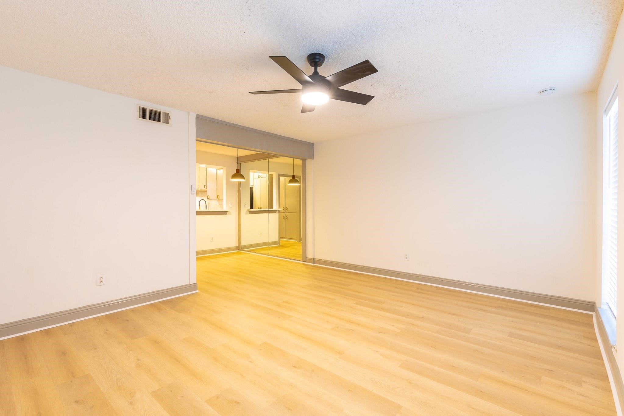 11603 Chimney Rock Road, Unit 4 Houston, TX 77035 - Photo 11 of 22