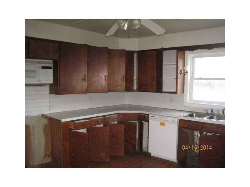 595 West Limestone Road Fort Fairfield, ME 04742 - Photo 2 of 16 Kitchen.